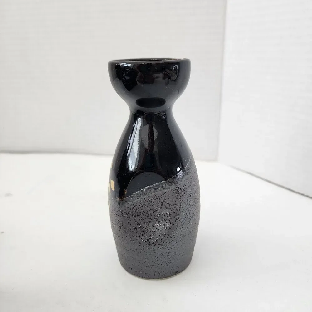 Utsuwa No Yakata Japanese Sake Set Dispenser 4 Cups Black Ceramic New In Box - Picture 4 of 16